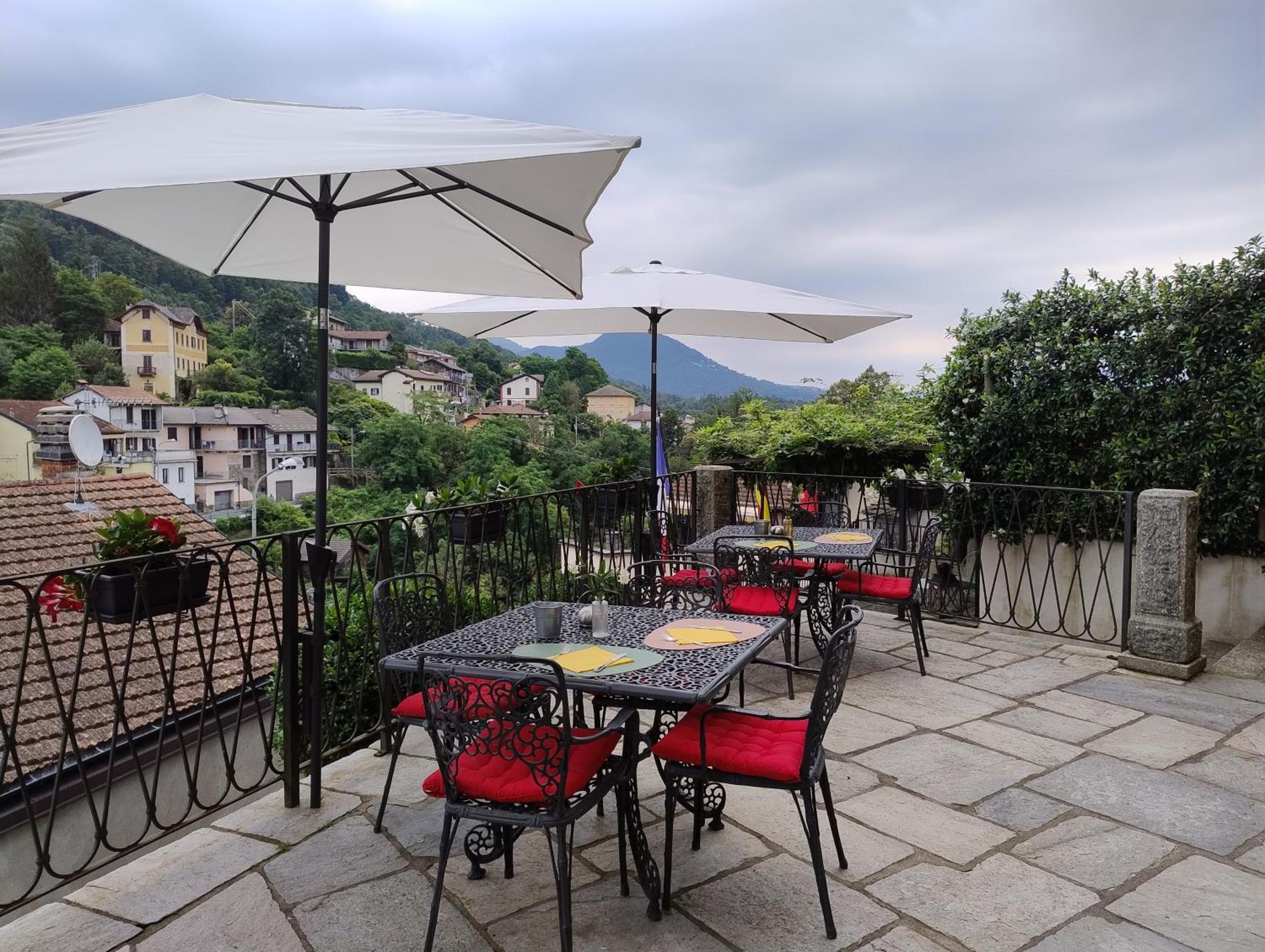 Guesthouse Giulietta E Romeo Cossogno Ngoại thất bức ảnh